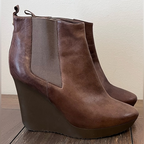 Jimmy Choo Britannia Chelsea Wedge Booties Boots size 39 Women’s US size 9 - Picture 7 of 9
